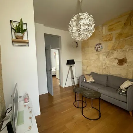 شقة De Charme Et De Pierres Avec Terrasse